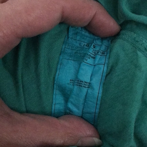 Roxy large green tank with black front pocket zippered back - Picture 9 of 9